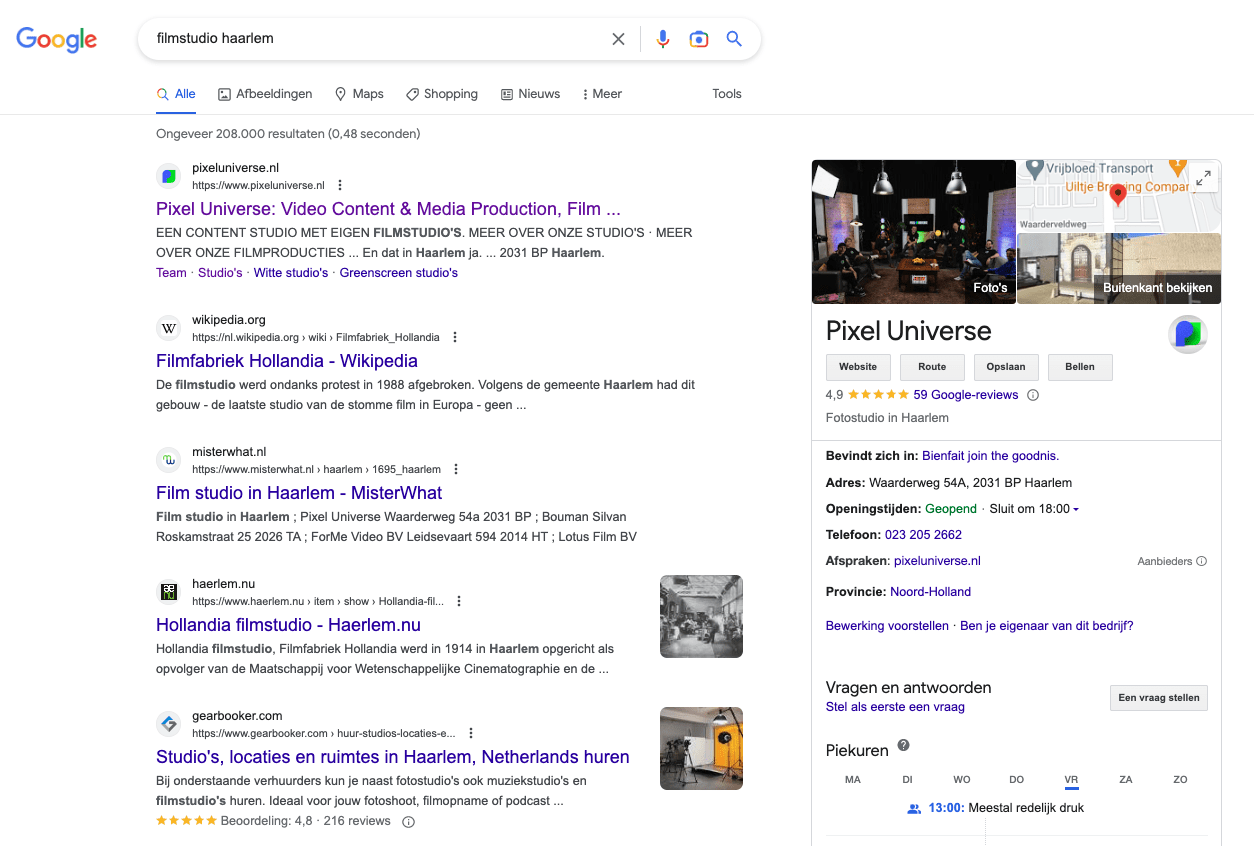 Pixel Universe bovenaan in de betaalde zoekresultaten van Google met de zoekterm 'filmstudio Haarlem'. 